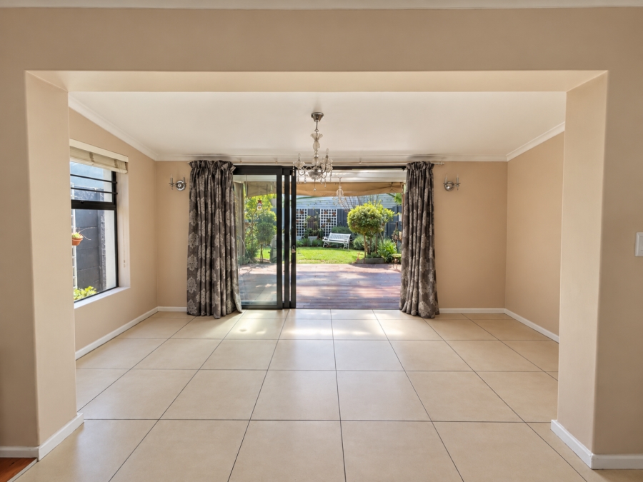To Let 2 Bedroom Property for Rent in Diep River Western Cape
